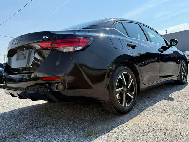 Nissan Sentra Vehicle Full-screen Gallery Image 9