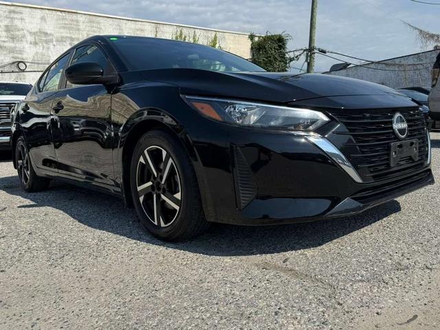 Nissan Sentra Vehicle Full-screen Gallery Image 10