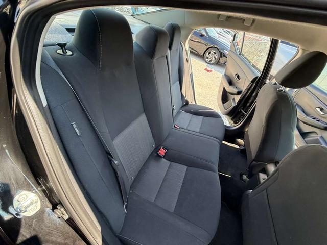 Nissan Sentra Vehicle Full-screen Gallery Image 17