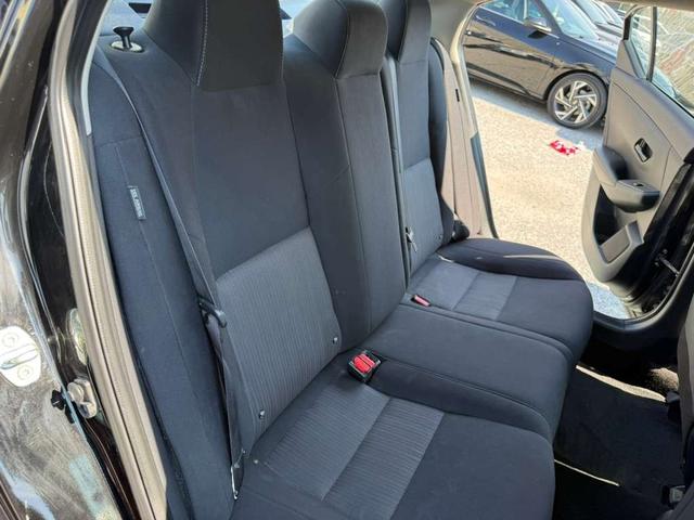 Nissan Sentra Vehicle Full-screen Gallery Image 18