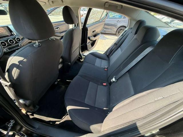 Nissan Sentra Vehicle Full-screen Gallery Image 20