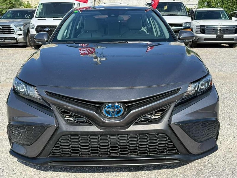Toyota Camry Vehicle Full-screen Gallery Image 35