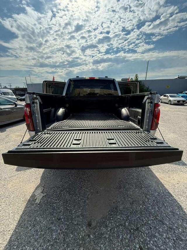 Ford F-150 Vehicle Full-screen Gallery Image 16