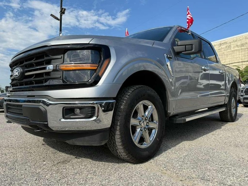 Ford F-150 Vehicle Full-screen Gallery Image 2