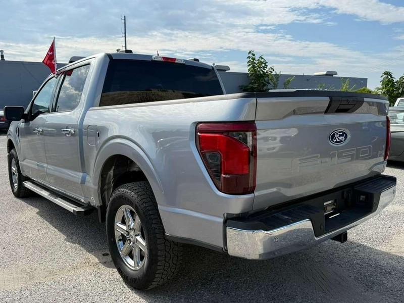 Ford F-150 Vehicle Full-screen Gallery Image 9
