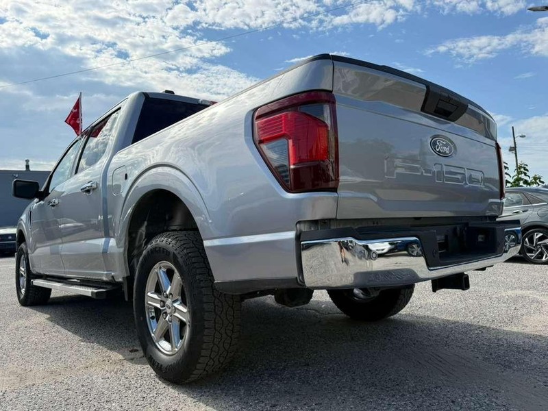 Ford F-150 Vehicle Full-screen Gallery Image 10