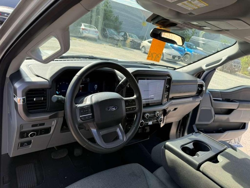 Ford F-150 Vehicle Full-screen Gallery Image 11
