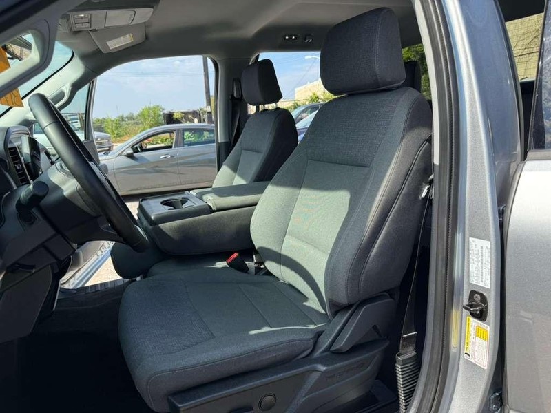 Ford F-150 Vehicle Full-screen Gallery Image 13