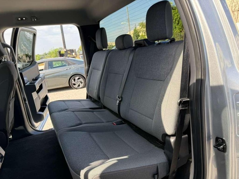 Ford F-150 Vehicle Full-screen Gallery Image 14