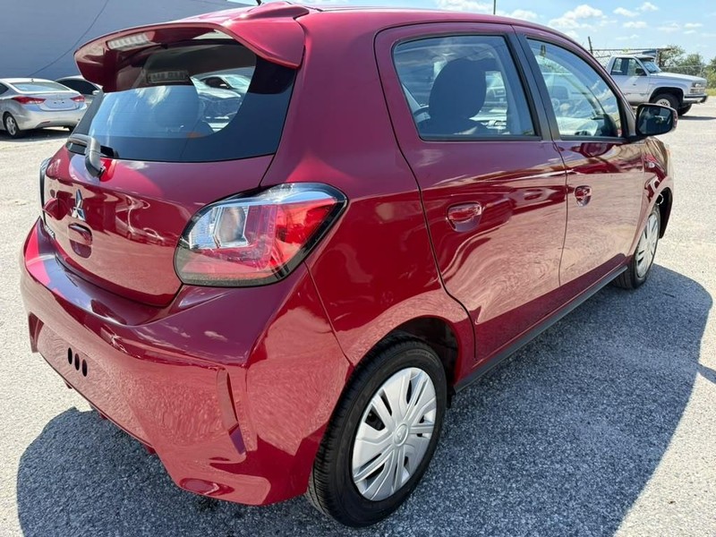 Mitsubishi Mirage Vehicle Full-screen Gallery Image 7