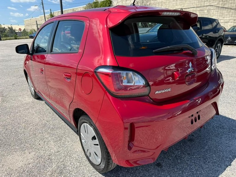 Mitsubishi Mirage Vehicle Full-screen Gallery Image 8