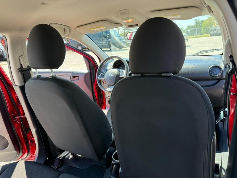 Mitsubishi Mirage Vehicle Full-screen Gallery Image 17