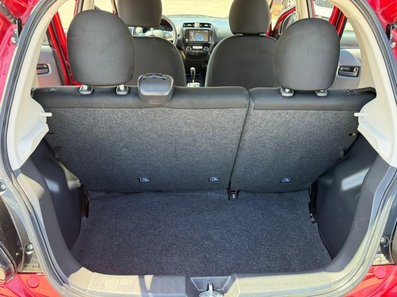 Mitsubishi Mirage Vehicle Full-screen Gallery Image 18