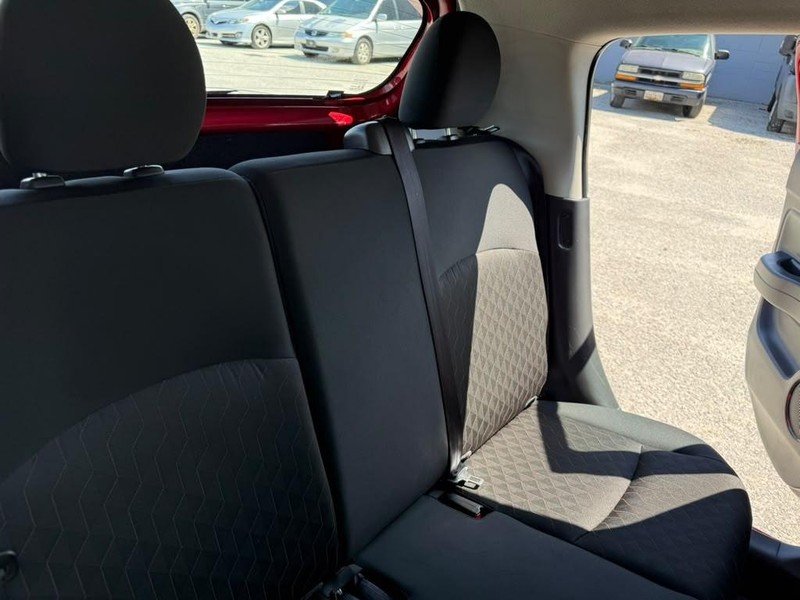 Mitsubishi Mirage Vehicle Full-screen Gallery Image 20