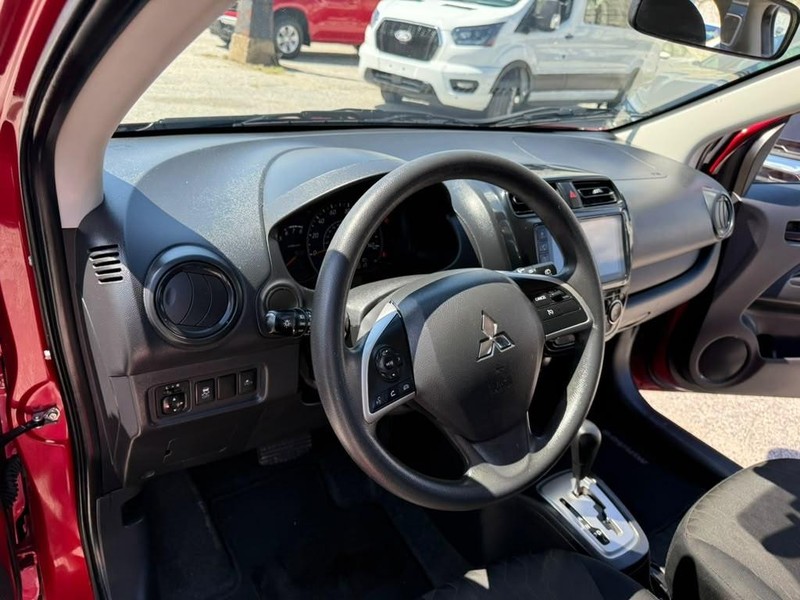 Mitsubishi Mirage Vehicle Full-screen Gallery Image 25