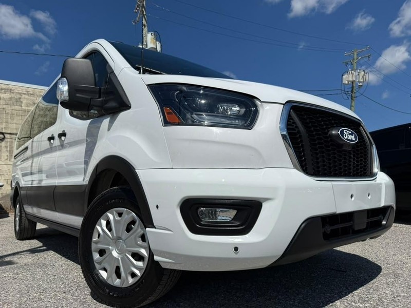 Ford Transit Passenger Wagon Vehicle Full-screen Gallery Image 5