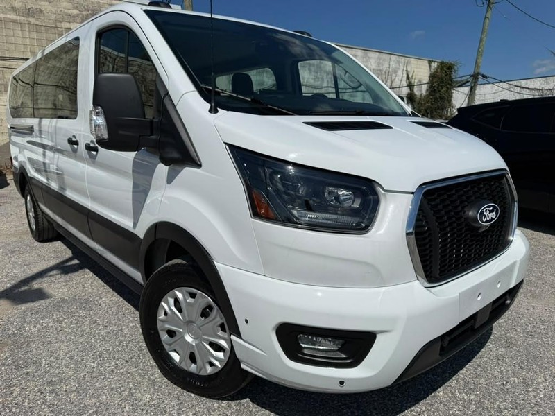 Ford Transit Passenger Wagon Vehicle Full-screen Gallery Image 6