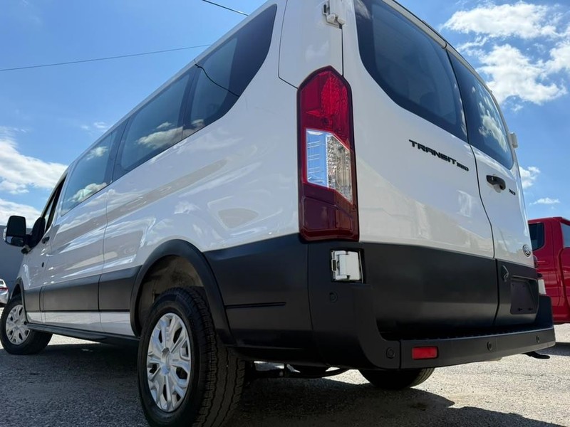 Ford Transit Passenger Wagon Vehicle Full-screen Gallery Image 12