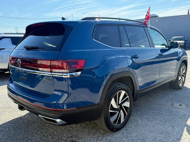 Volkswagen Atlas Vehicle Full-screen Gallery Image 6