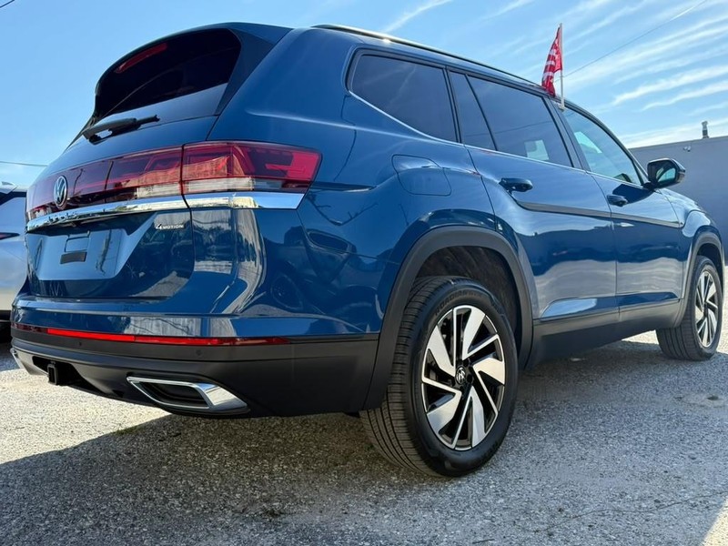 Volkswagen Atlas Vehicle Full-screen Gallery Image 7