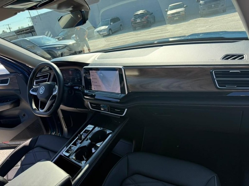 Volkswagen Atlas Vehicle Full-screen Gallery Image 27