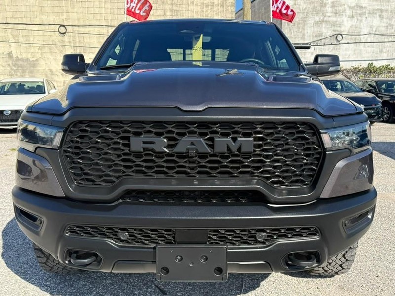 Ram 1500 Vehicle Full-screen Gallery Image 3