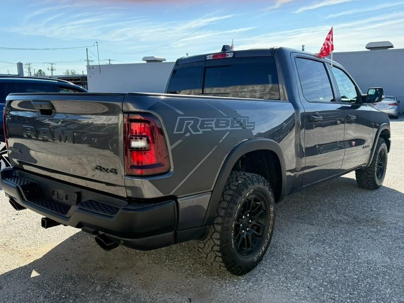 Ram 1500 Vehicle Full-screen Gallery Image 6