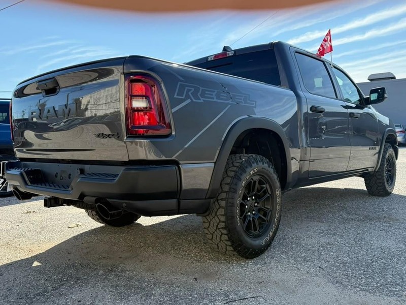Ram 1500 Vehicle Full-screen Gallery Image 7