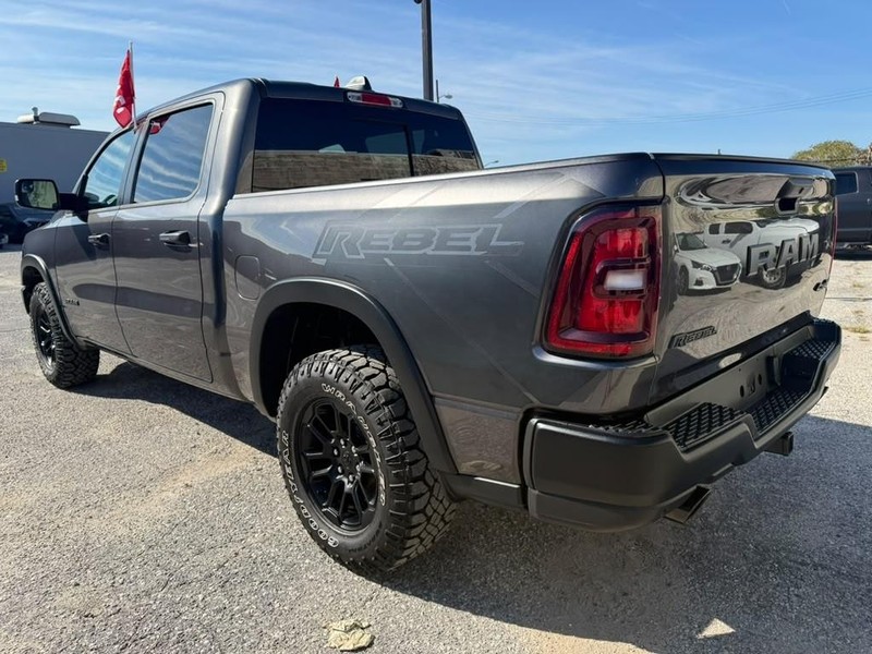 Ram 1500 Vehicle Full-screen Gallery Image 10