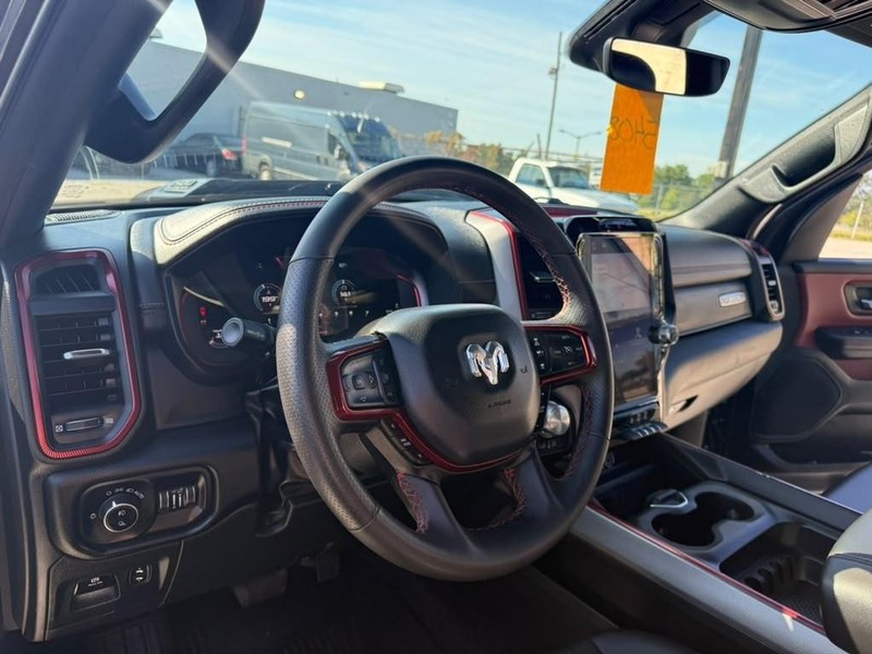 Ram 1500 Vehicle Full-screen Gallery Image 26