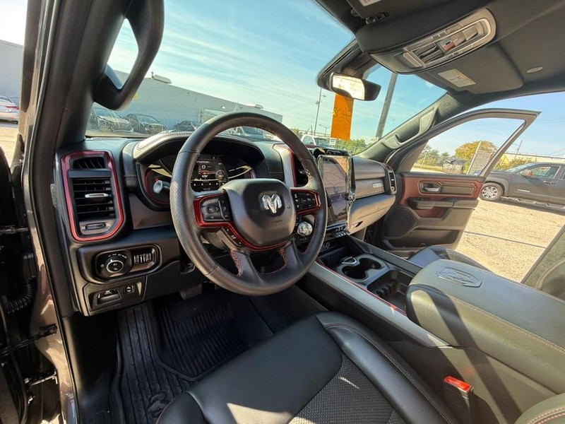 Ram 1500 Vehicle Full-screen Gallery Image 27