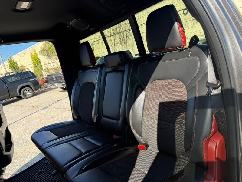 Ram 1500 Vehicle Full-screen Gallery Image 31