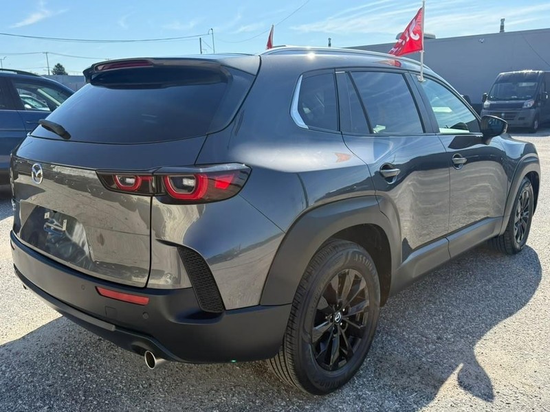 Mazda CX-5 Vehicle Full-screen Gallery Image 7