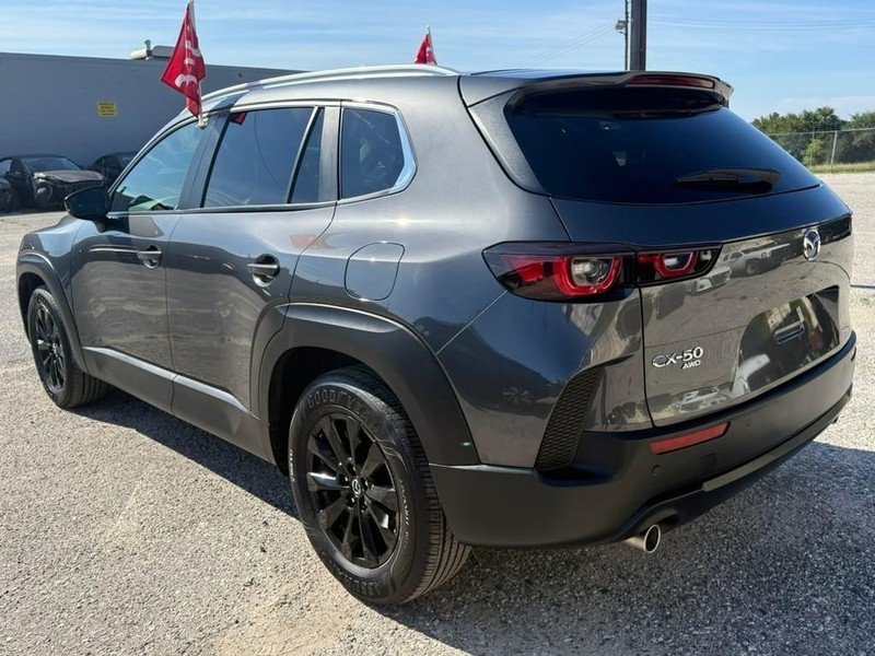 Mazda CX-5 Vehicle Full-screen Gallery Image 9