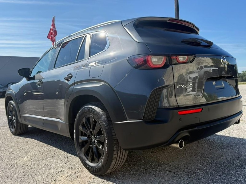 Mazda CX-5 Vehicle Full-screen Gallery Image 10