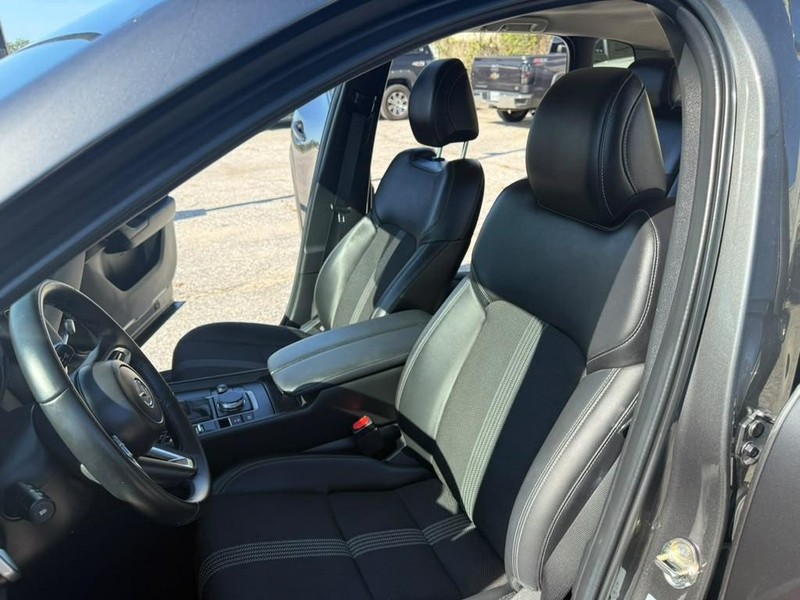 Mazda CX-5 Vehicle Full-screen Gallery Image 12