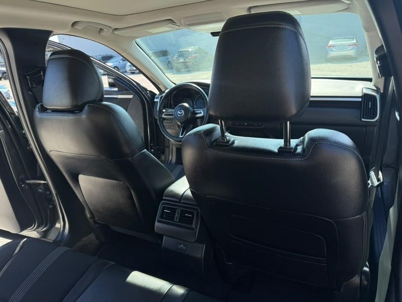 Mazda CX-5 Vehicle Full-screen Gallery Image 19