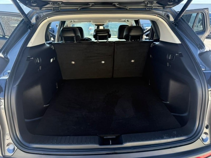 Mazda CX-5 Vehicle Full-screen Gallery Image 21