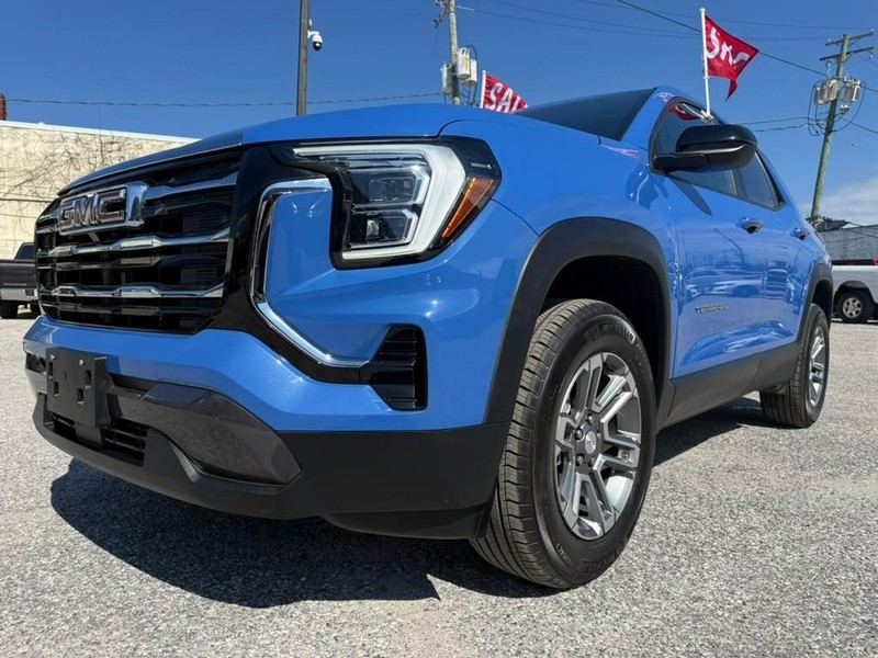 GMC Terrain Vehicle Full-screen Gallery Image 2