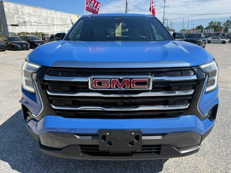 GMC Terrain Vehicle Full-screen Gallery Image 3