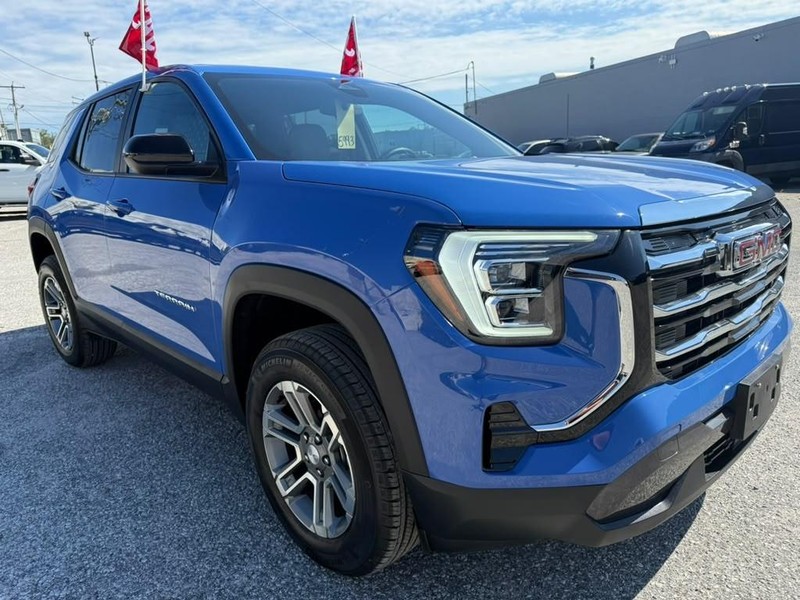 GMC Terrain Vehicle Full-screen Gallery Image 4