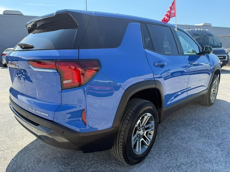 GMC Terrain Vehicle Full-screen Gallery Image 6
