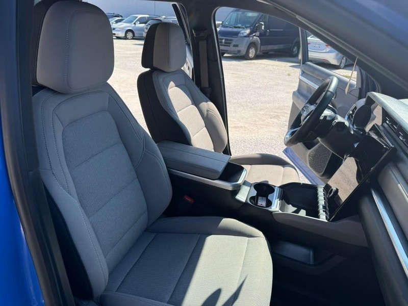 GMC Terrain Vehicle Full-screen Gallery Image 15