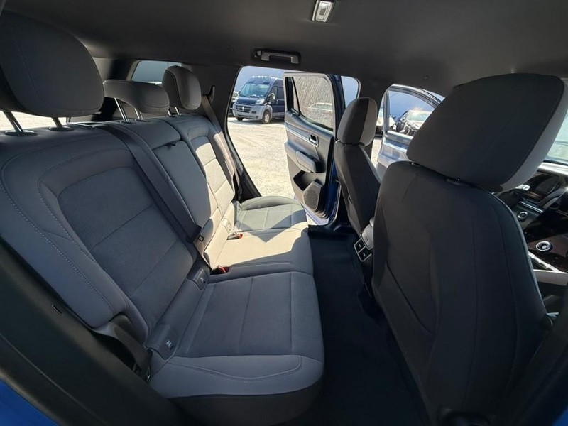 GMC Terrain Vehicle Full-screen Gallery Image 16