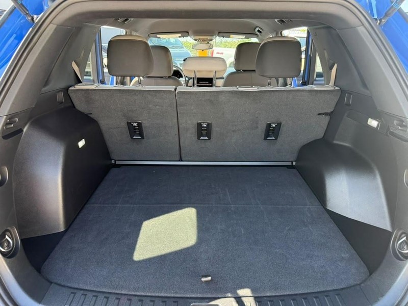 GMC Terrain Vehicle Full-screen Gallery Image 17