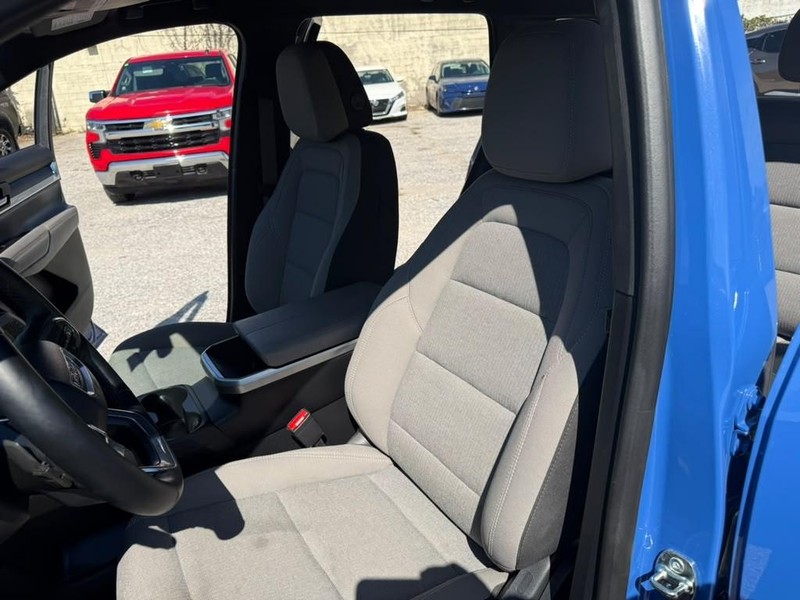 GMC Terrain Vehicle Full-screen Gallery Image 23
