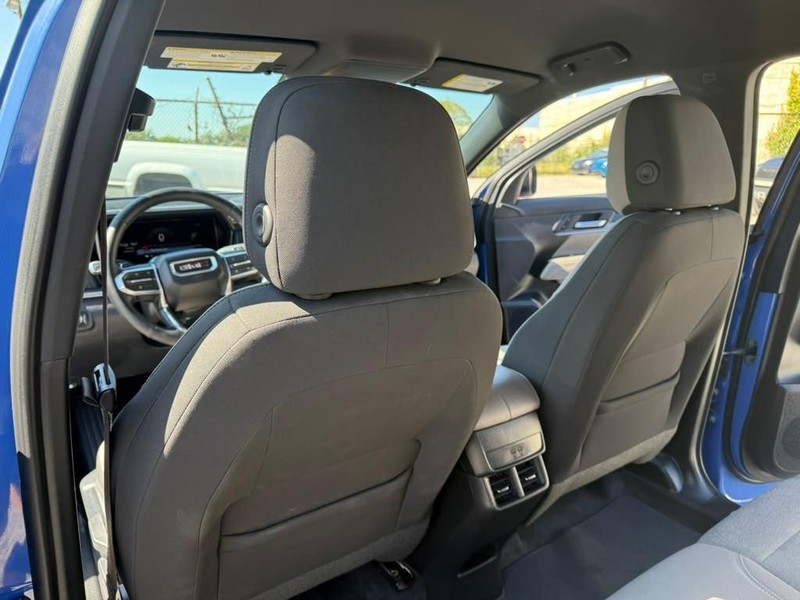 GMC Terrain Vehicle Full-screen Gallery Image 24