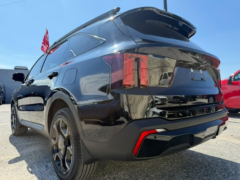 Kia Sorento Vehicle Full-screen Gallery Image 10