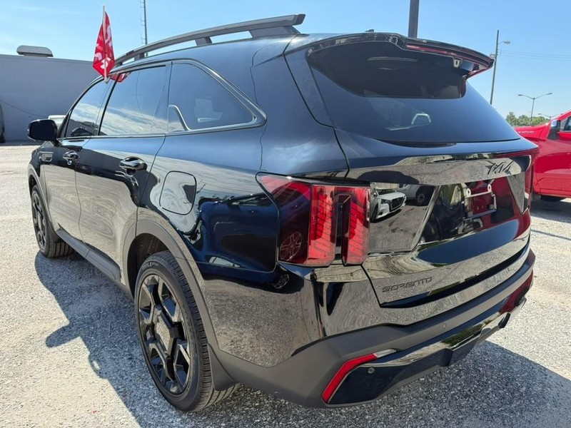 Kia Sorento Vehicle Full-screen Gallery Image 11