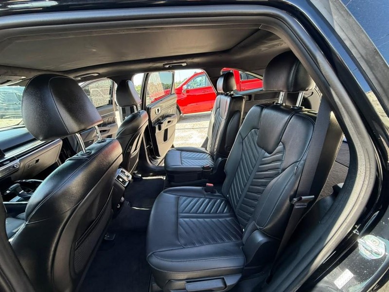 Kia Sorento Vehicle Full-screen Gallery Image 16